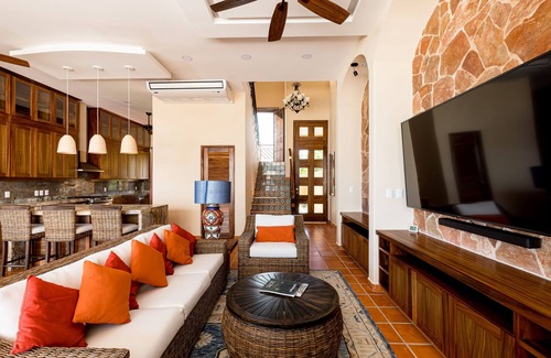 San Pedro Mixtepec Villa | Beachfront Villa with Swim Up Bar and Ocean Views