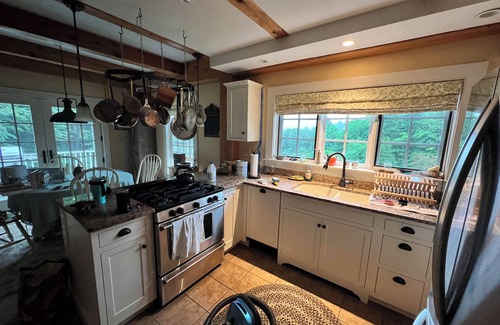 Corinth Cottage | Gorgeous 3-BR Song Sparrow Cottage. Gardens, trails, breathtaking foliage.