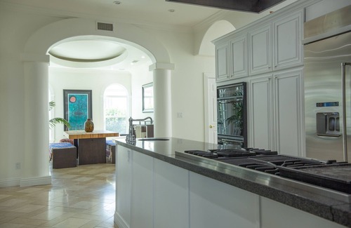 Mid-Wilshire House | Spacious 7-Bedroom Home with Breakfast and High Ratings