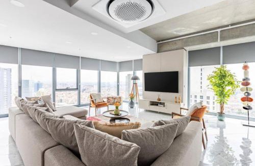 Bomonti House | Bright and Airy 4-bedroom Penthouse with Pool Access