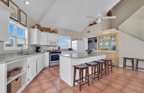 Southpointe House | Beachfront 4-Bedroom Home with Ocean Views & Spa