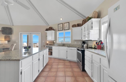 Southpointe House | Beachfront 4-Bedroom Home with Ocean Views & Spa