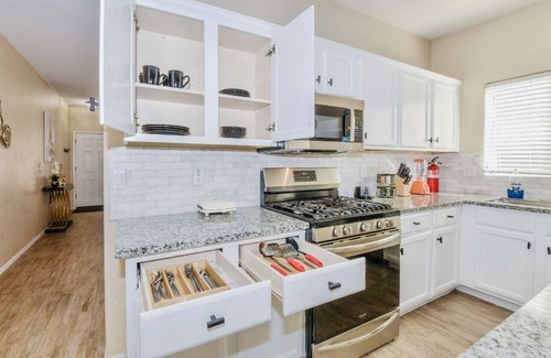 Coldwater Springs House | Inviting 4-Bedroom House with Office & Gym Near State Farm Stadium