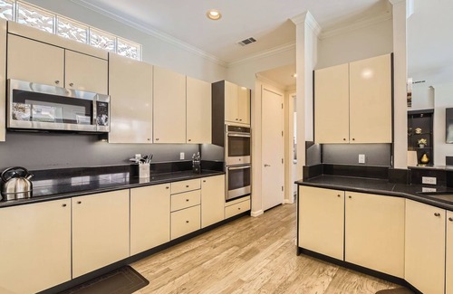 Willow Bend House | Gorgeous 4 Bedroom House in North Dallas Close to Legacy West.