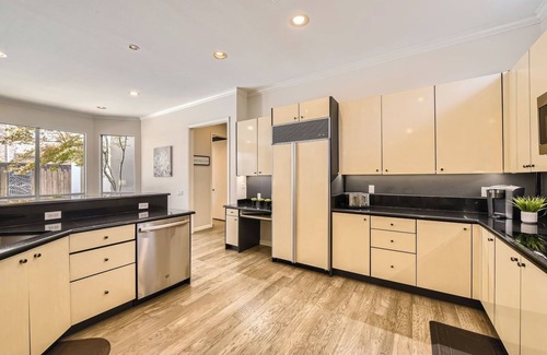 Willow Bend House | Gorgeous 4 Bedroom House in North Dallas Close to Legacy West.