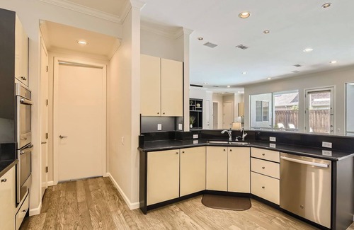 Willow Bend House | Gorgeous 4 Bedroom House in North Dallas Close to Legacy West.