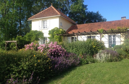 Celles Villa | Beautiful 4 Bedroom Villa with Private Pool & Ocean Views