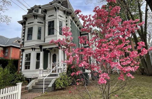 Porter Square House | Elegant Harvard Mansion with Ocean View in Cambridge