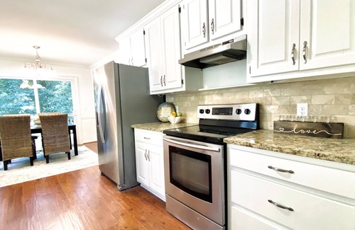 Alpharetta House | Stylish 4 BR Home Near Downtown Alpharetta & Avalon