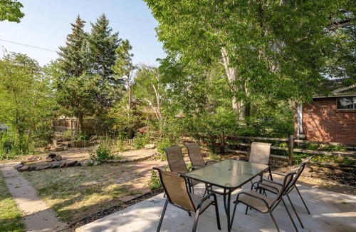 Scenic Heights House | Spacious 4 King Beds with Game Room Near Denver