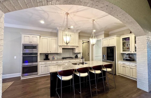 Auburn House | Gorgeous 5-bedroom Auburn University Club Gameday House with Pool!