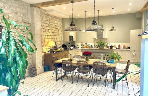 Quartier Saint-Georges House | Elegant 5 Bedroom Parisian Retreat with Ocean Views
