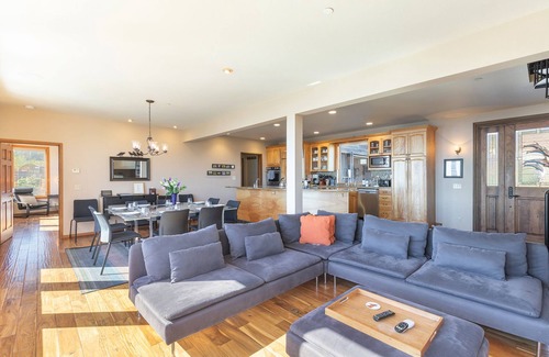 Marin County House | Inviting Oceanfront Home with Master Suites & Scenic Views