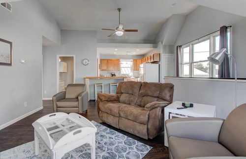 Noblesville House | Prime 5BR Home - Steps from Downtown Noblesville!