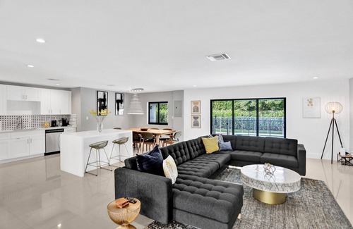 North Miami Beach House | Beautiful 5BR Villa with Heated Pool & Top Guest Rating!
