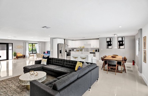 North Miami Beach House | Beautiful 5BR Villa with Heated Pool & Top Guest Rating!