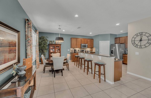 Watersong House | Beautiful Spa Home with Pool & Kitchen - Guest Rated 10/10