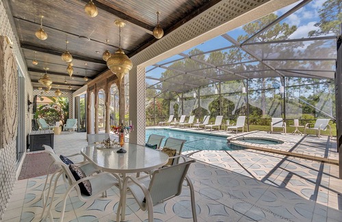 Watersong House | Beautiful Spa Home with Pool & Kitchen - Guest Rated 10/10
