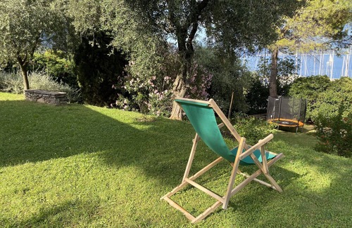 Villavetro Villa | Family-Friendly 9-Seater Villa with Lake Views and Pool