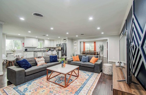 Willow Meadows/Willowbend Area House | Charming Houston Home with Private Pool for Memorable Stays