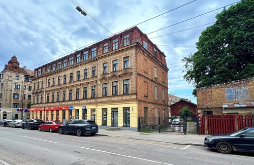 Avoti Apartment | Gorgeous and Fully equipped Studio Apartment w/Free Parking