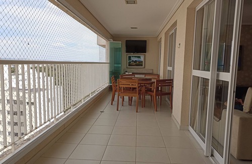 Sao Jose dos Campos Apartment | Elegant Apartment in Condo Club with Pool & Breakfast