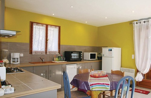 Puget-sur-Argens Apartment | Family-Friendly 2 Bedroom Retreat in Puget-sur-Argens