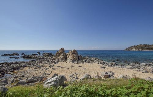 Marina di Ragusa Apartment | Stylish Marina Di Ragusa Apartment with Wi-Fi & Child-Friendly Amenities