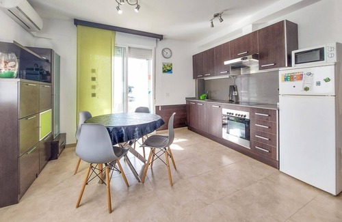 El Grau de Moncofa Apartment | Convenient One-Bedroom Stay at Moncofa Playa with Pool