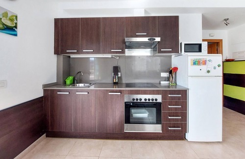 El Grau de Moncofa Apartment | Convenient One-Bedroom Stay at Moncofa Playa with Pool