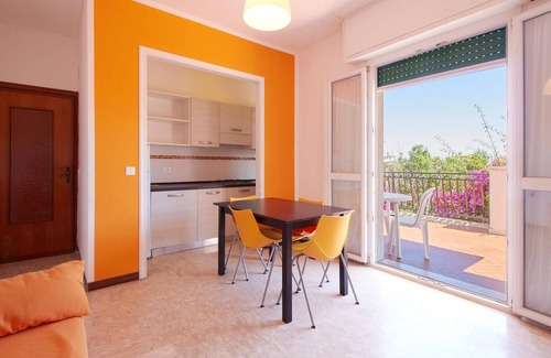 Pietra Ligure Apartment | Cozy 1 Bedroom Stay in Pietra Ligure with Ocean Views