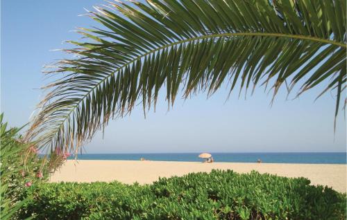 Argeles Plage Apartment | Inviting Apartment in Argeles Sur Mer with Family Kitchen
