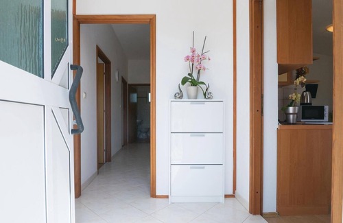 Podgradina Apartment | Cozy 1 Bedroom Stay with Oceanfront Views in Podgradina