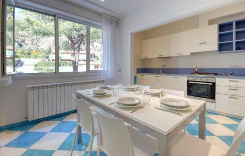 Ghiaia Apartment | Elegant Deiva Marina Apartment with Free Wifi & Kids Welcome