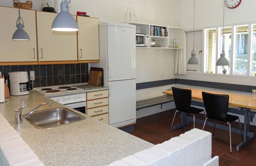 Sandvig Apartment | Charming 2-Bedroom Retreat with Ocean Views in Allinge