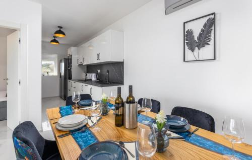 Bregi Apartment | Cozy Apartment in Bregi with Pool and Free Wifi