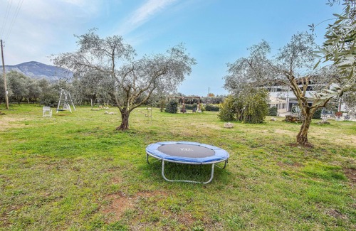 Cori Apartment | Cozy 2 Bedroom Retreat in Scenic Cori with Great Amenities