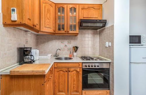 Klanfari Apartment | Cozy 1 Bedroom Retreat in Dramalj with Ocean Views