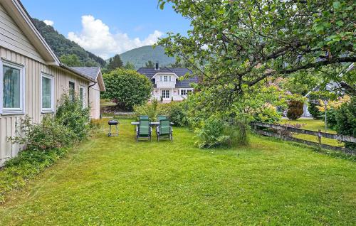 Nesset Apartment | Cozy 2 Bedroom Apartment in Eresfjord - Pet and Child Friendly