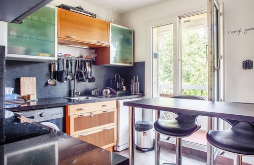 La Pomme Apartment | Cozy Vacation Apartment with Balcony and Spa Amenities