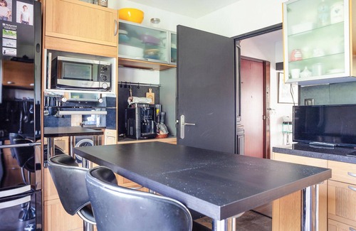 La Pomme Apartment | Cozy Vacation Apartment with Balcony and Spa Amenities