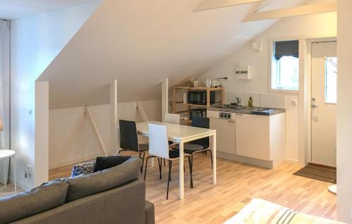 Hammaro Apartment | Inviting Apartment in Hammar with Kitchen for Families