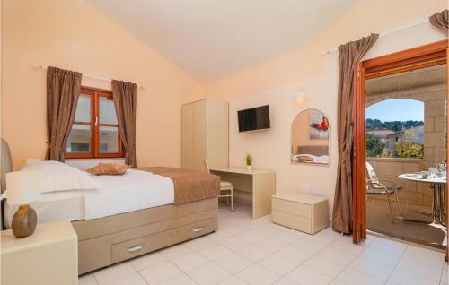 Okrug Donji Apartment | Oceanfront 1 Bedroom Apartment in Okrug Donji - Rated 9.5