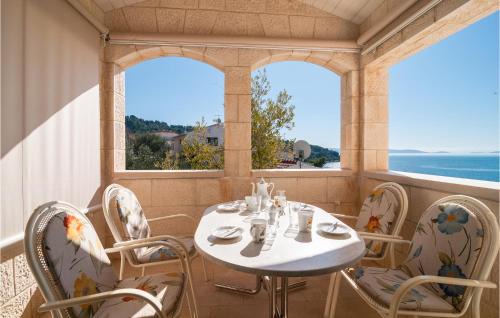 Okrug Donji Apartment | Oceanfront 1 Bedroom Apartment in Okrug Donji - Rated 9.5