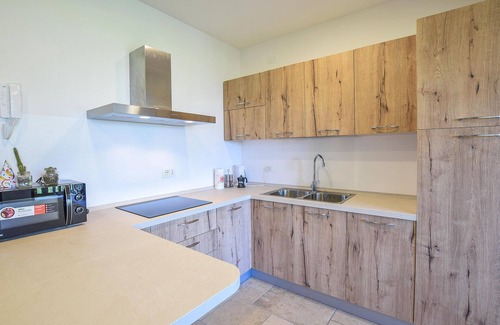 Lamon Apartment | Bright Apartment with Balcony and Scenic Views