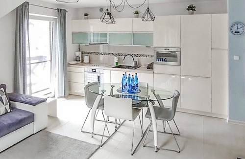 Zarnowska Apartment | Relaxing Vacation Apartment with Pool & Spa Amenities