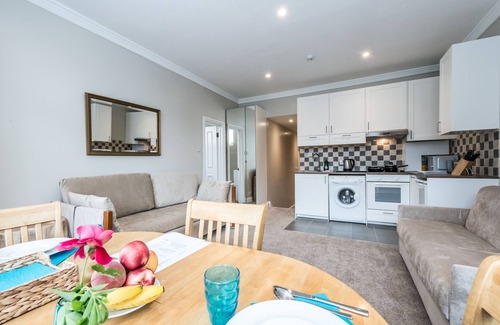 Brondesbury Park Apartment | Convenient Apartment Just 12 Minutes to Oxford Street!