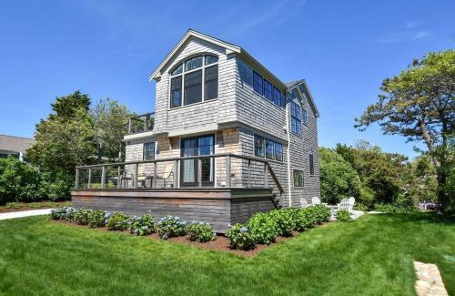 Eastham House | Stunning Architectural Home with Scenic Water Views