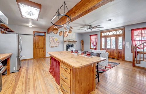 Fredericksburg Bed & Breakfast | Gorgeous B&B suite in Fredericksburg w/full kitchen, hot breakfast, great views!