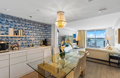 West Avenue Condo | Relaxing Getaway with Pool, Gym, Spa & Ocean Views